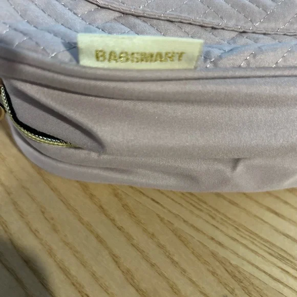 NWOT. Bag Smart Travel Makeup Case. - Picture 3 of 6